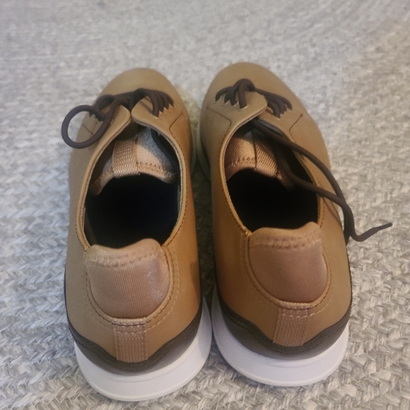 Men's Casual Shoes - Picture 3 of 4